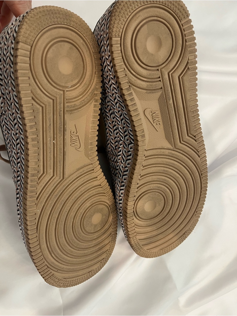 Nike Tan and Black Patterned Air Force 1 Low Sneakers United in Victory - Picture 6 of 8